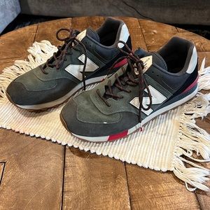 New Balance Mens 574 like new shoes!